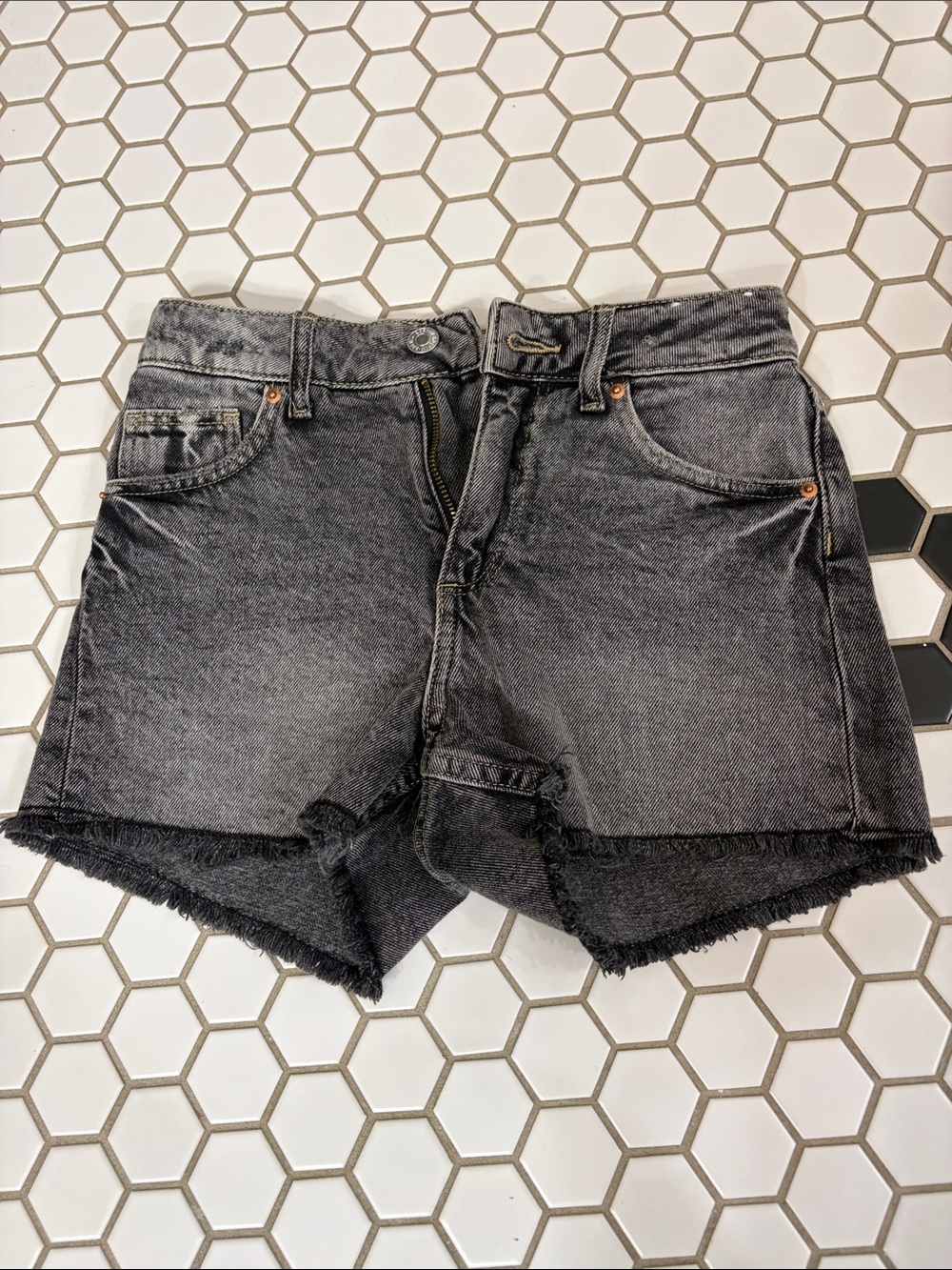 Girls H&M denim shorts - girls size 10 - good condition